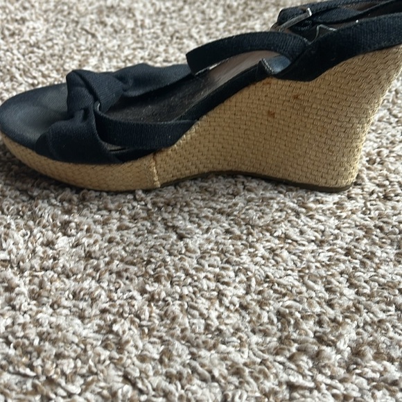 MIA 2 size 8 Black and Tan Wedges - Picture 6 of 10